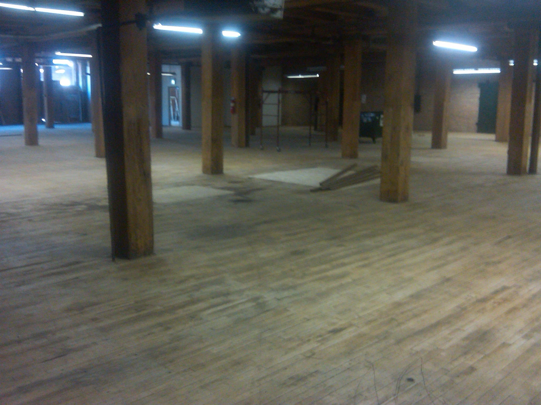 27 Solid Wood Flooring Warehouse for Large Space